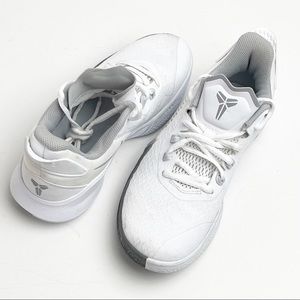 NIKE Mamba Fury White Wolf Gray Platinum Snakeskin Textured Athletic Sneakers